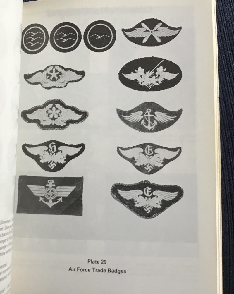 Book-Insignia of the Third Reich-Angolia